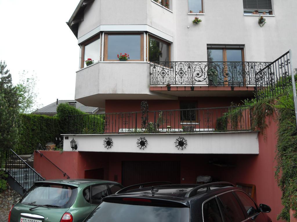 Bed&Breakfast In Flueh Hofstetten-Fluh Exterior photo